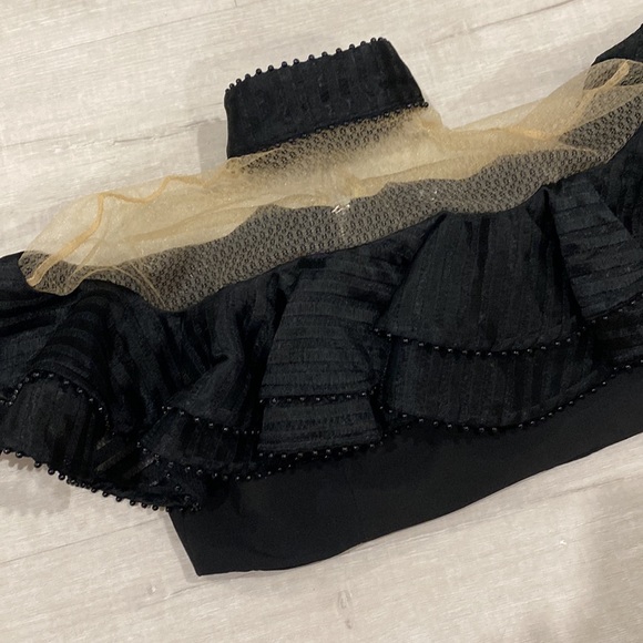 Ruffle crop top - Picture 3 of 4
